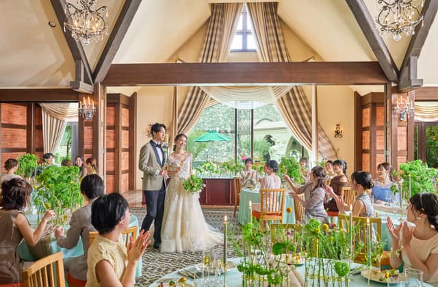 大阪アンジェリカノートルダム|美女と野獣、プリンセス、ディズニー風の世界観で叶える結婚式が叶う場所