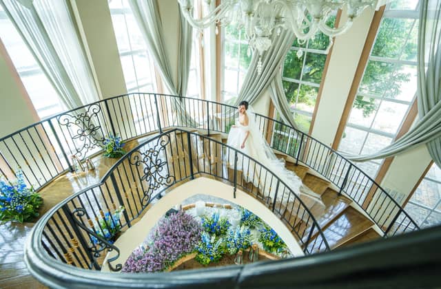 大阪アンジェリカノートルダム|美女と野獣、プリンセス、ディズニー風の世界観で叶える結婚式が叶う場所