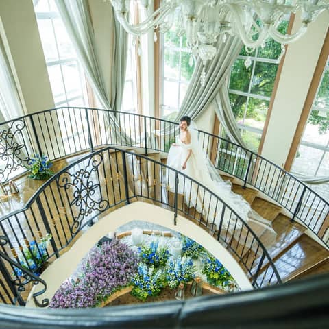 大阪アンジェリカノートルダム|美女と野獣、プリンセス、ディズニー風の世界観で叶える結婚式が叶う場所