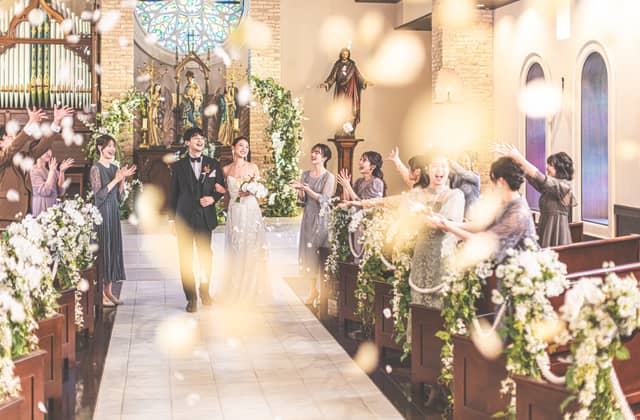 大阪アンジェリカノートルダム|美女と野獣、プリンセス、ディズニー風の世界観で叶える結婚式が叶う場所