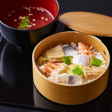 横浜市指定有形文化財 「三溪園 鶴翔閣」で結婚式/【ベストレート保証】ウエディングガーデン