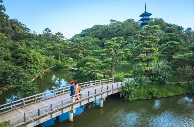 横浜市指定有形文化財 「三溪園 鶴翔閣」で結婚式/【ベストレート保証】ウエディングガーデン