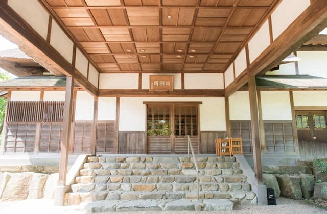 横浜市指定有形文化財 「三溪園 鶴翔閣」で結婚式/【ベストレート保証】ウエディングガーデン