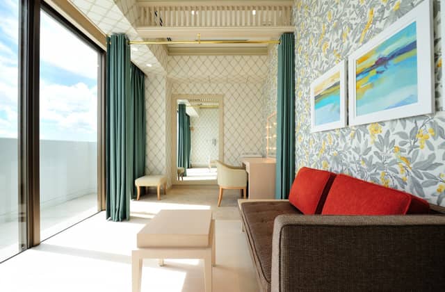 【公式】ヴォヤージュ ドゥ ルミエール 北谷リゾート|沖縄 北谷 結婚式場