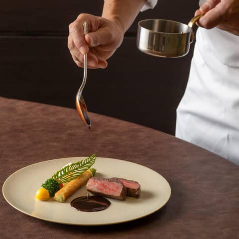 2026年4・5月＊桜花｜40名～100名｜窓のある披露宴会場でWD