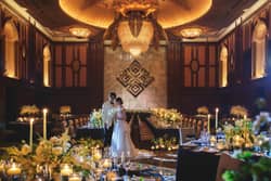 新大阪の結婚式場 | デュクラス大阪【公式】 - FiveStar wedding　 ゲストへのサプライズ演出も叶う会場。着席250名まで可能。天井高9mの開放的な空間で上質な結婚式を