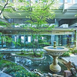 新大阪の結婚式場 | デュクラス大阪【公式】 - FiveStar wedding　 ゲスト皆様の記憶に残る贅沢時間。挙式後のセレモニーや集合写真などご要望に合わせてご提案。