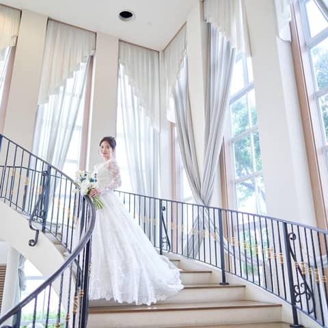 大阪アンジェリカノートルダム｜美女と野獣、プリンセス、ディズニー風の世界観で叶える結婚式が叶う場所