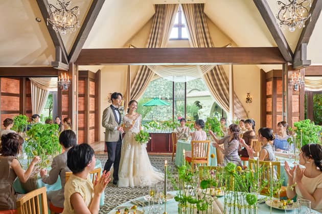 大阪アンジェリカノートルダム｜美女と野獣、プリンセス、ディズニー風の世界観で叶える結婚式が叶う場所