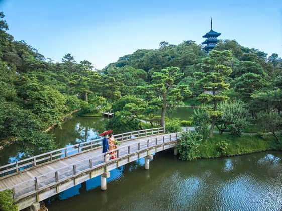 横浜市指定有形文化財 「三溪園 鶴翔閣」で結婚式／【ベストレート保証】ウエディングガーデン