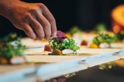 【公式】ザ・プリンス パークタワー東京ウエディング│東京タワーを臨む結婚式場 シェフがこだわり抜いた一皿を、ゲストへのおもてなしに。