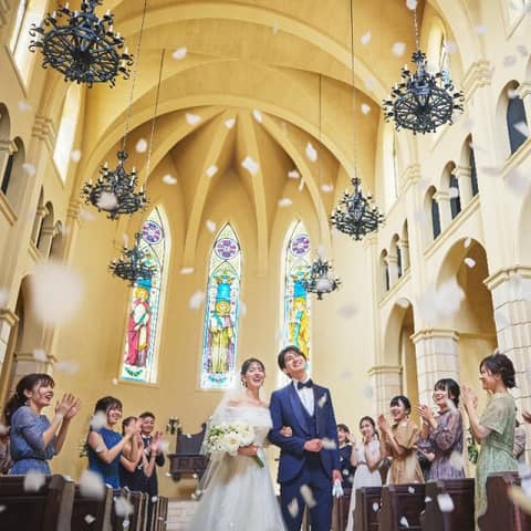 【憧れいっぱいの結婚式】～内容充実の大聖堂プラン～