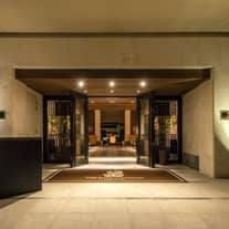 ザ・リッツ・カールトン沖縄、東京、大阪、京都、福岡の利用特典が受けられる「デスティニーカード」を贈呈