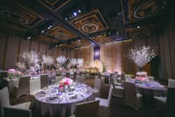 ザ・リッツ・カールトン京都｜京都 結婚式場 ホテルウエディング バンケットルームTAKANEは 木の温もりを感じる開放的で上質な空間