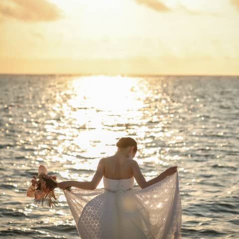 【公式】ヴォヤージュ ドゥ ルミエール 北谷リゾート｜沖縄 北谷 結婚式場