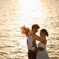 【公式】ヴォヤージュ ドゥ ルミエール 北谷リゾート｜沖縄 北谷 結婚式場